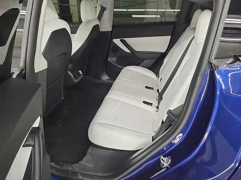 Used 2022 Tesla Model Y Long Range AWD/4WD image 5