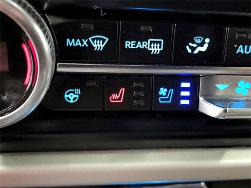 Used 2024 Ford Expedition Limited image 29