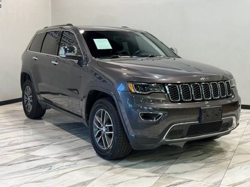 Used 2017 Jeep Grand Cherokee Limited w/ Luxury Group II image 4
