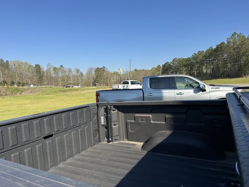 Used 2025 Chevrolet Silverado 2500 High Country w/ Technology Package image 7