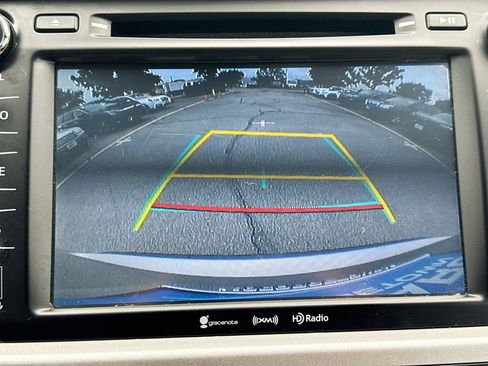 Used 2018 Toyota Highlander Limited FWD image 16
