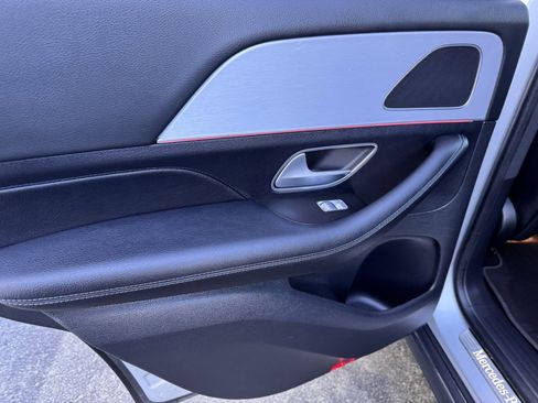 Used 2024 Mercedes-Benz GLE 450e 4MATIC image 13