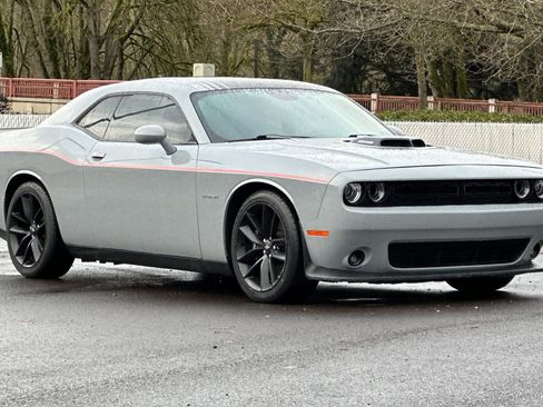 Used 2021 Dodge Challenger R/T w/ Plus Package image 9