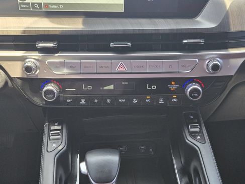 Certified 2023 Kia Telluride EX w/ EX Captain's Chair Package FWD image 21