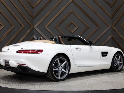 Used 2018 Mercedes-Benz AMG GT Roadster w/ Exclusive Interior Package image 15