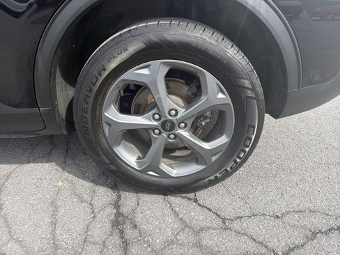 Certified 2025 Ford Escape ST-Line Select AWD/4WD image 11