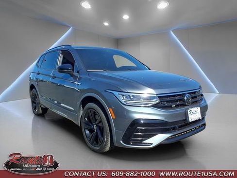 Used 2023 Volkswagen Tiguan SE R-Line FWD image 1