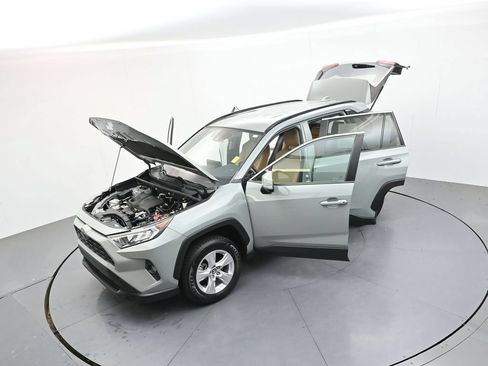 Used 2021 Toyota RAV4 XLE FWD image 33
