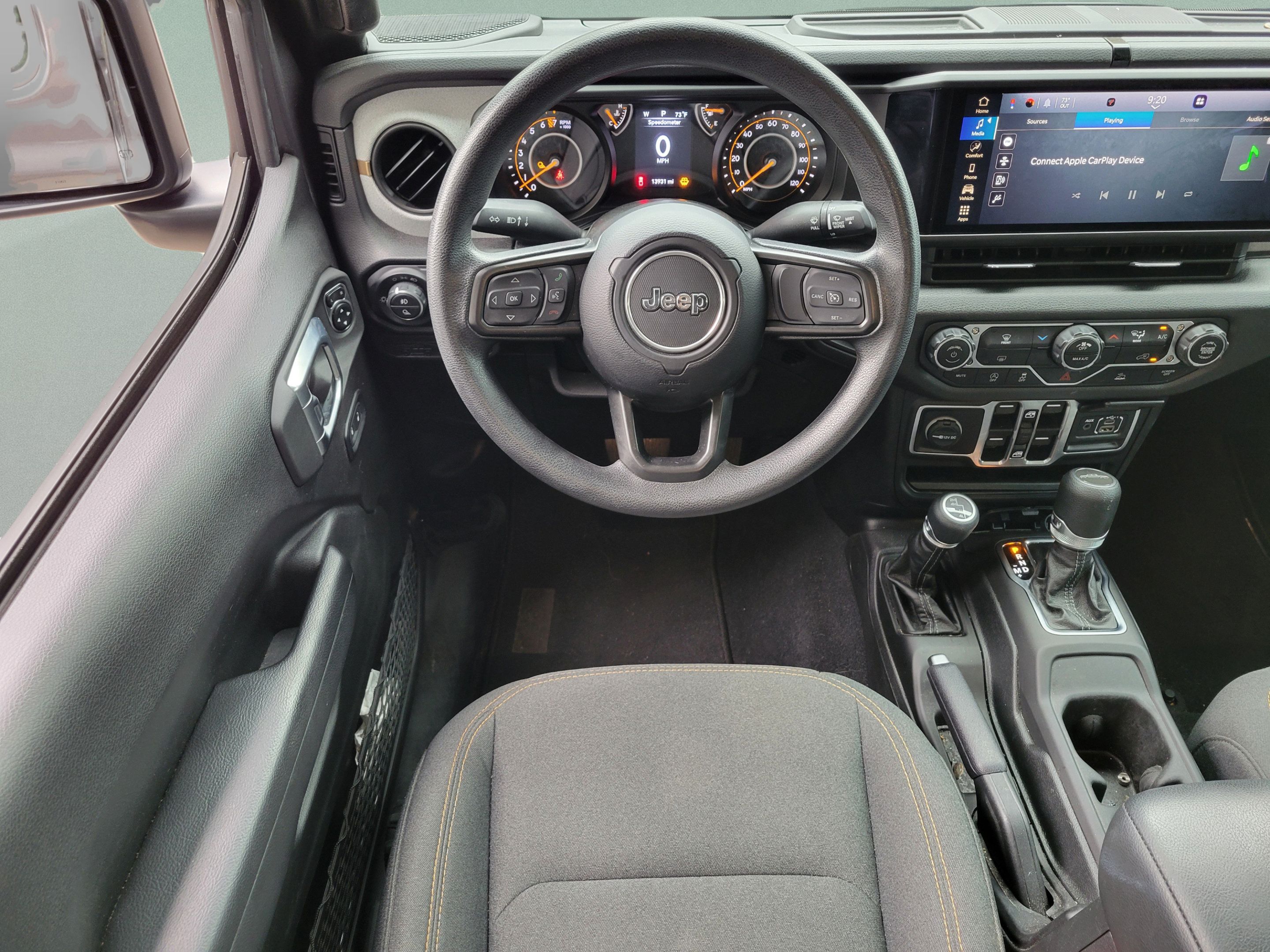 Used 2025 Jeep Gladiator Sport AWD/4WD image 11