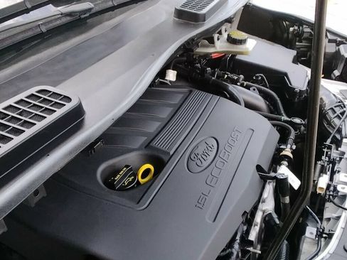 Used 2017 Ford Escape SE w/ SE Cold Weather Package FWD image 25