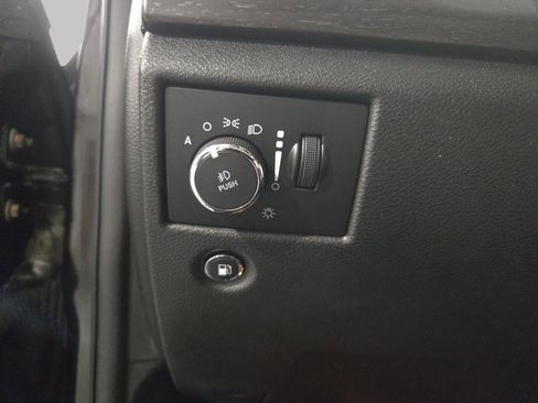 Used 2018 Jeep Grand Cherokee Altitude image 29