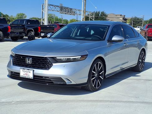 Used 2026 Honda Accord Touring image 3