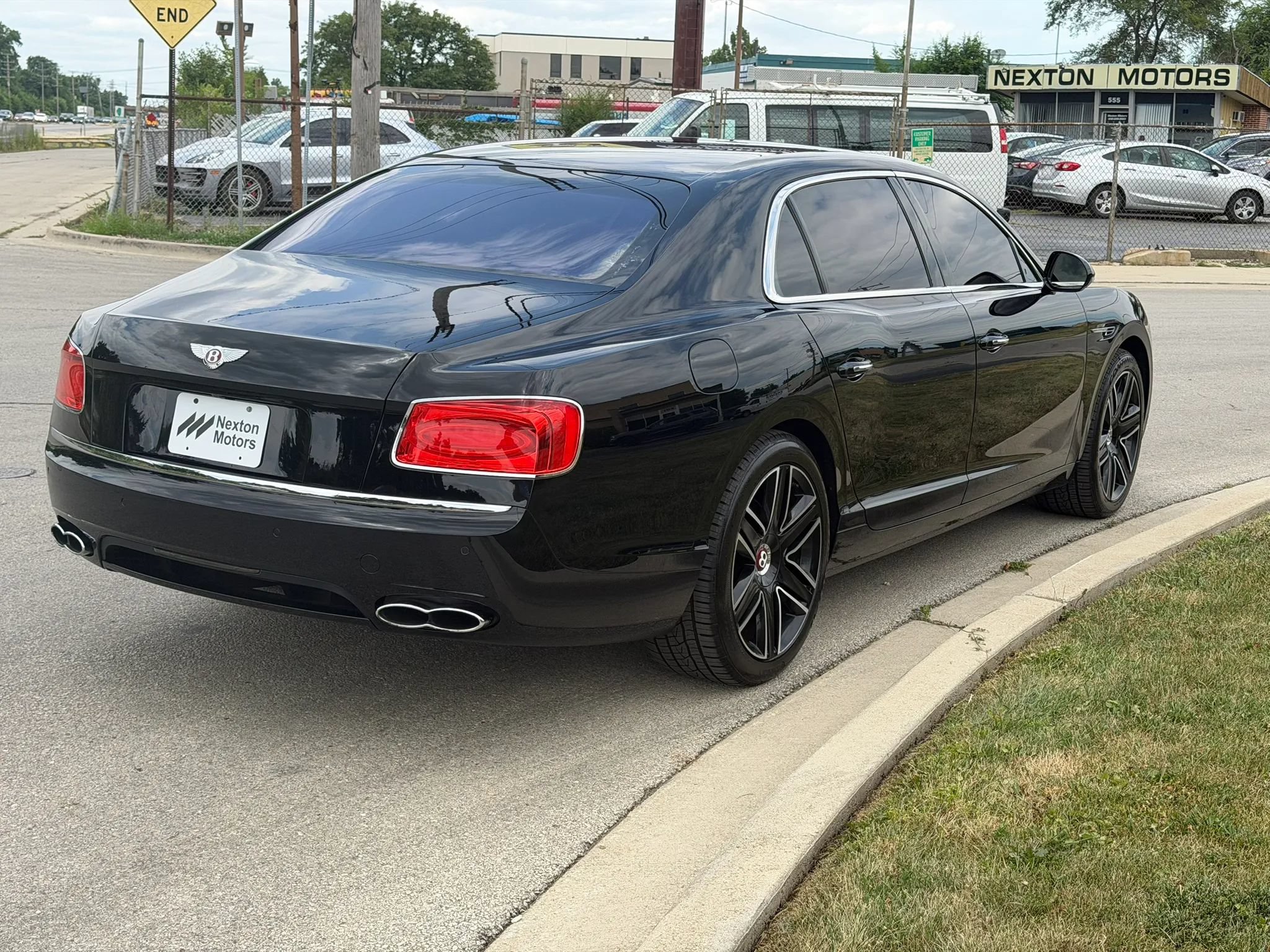 Used 2016 Bentley Flying Spur V8 AWD/4WD image 5