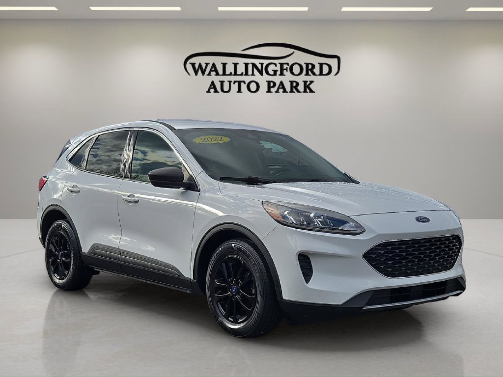 Used 2022 Ford Escape SE FWD image 3