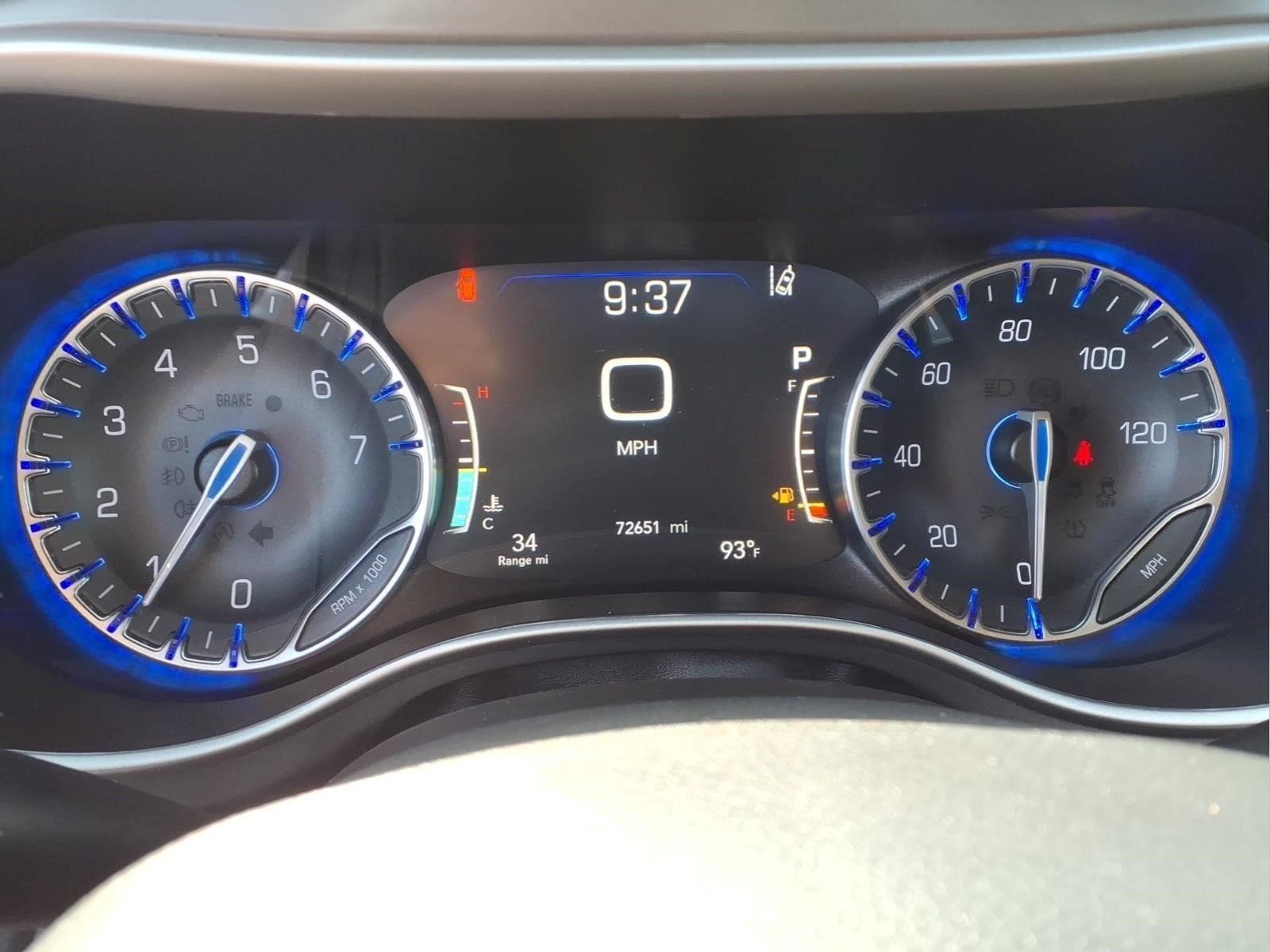 Used 2023 Chrysler Pacifica Touring-L FWD image 15
