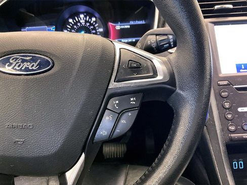 Used 2019 Ford Fusion Titanium image 18