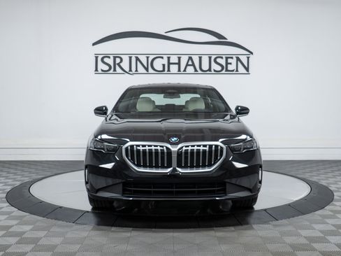 New 2026 BMW 530i xDrive w/ Premium Package image 2