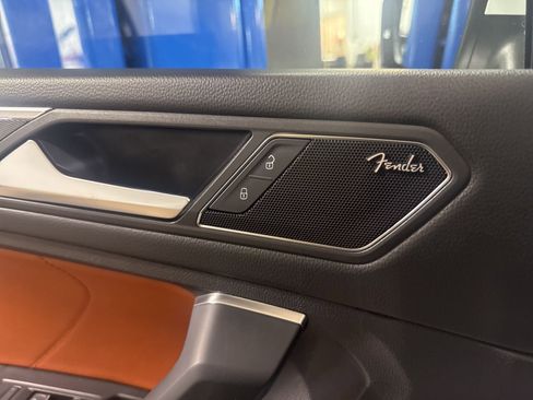 Used 2019 Volkswagen Tiguan SEL Premium image 29