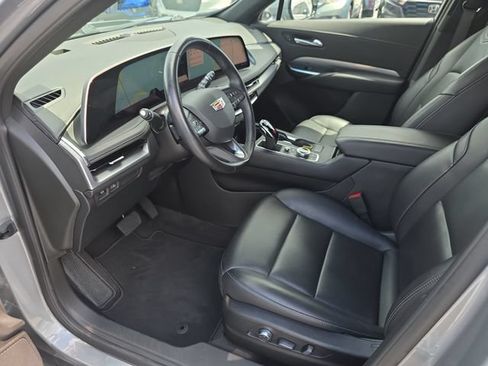 Used 2025 Cadillac XT4 Premium Luxury FWD image 10