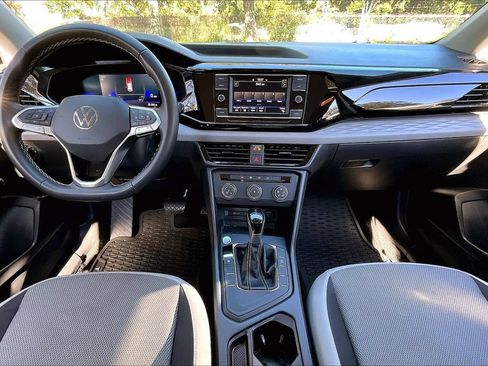 Used 2022 Volkswagen Taos S FWD image 7