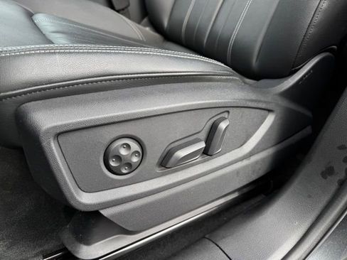 Used 2023 Audi Q5 2.0T Premium w/ Convenience Package image 13