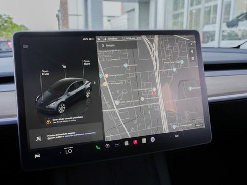 Used 2024 Tesla Model Y Long Range AWD/4WD image 39
