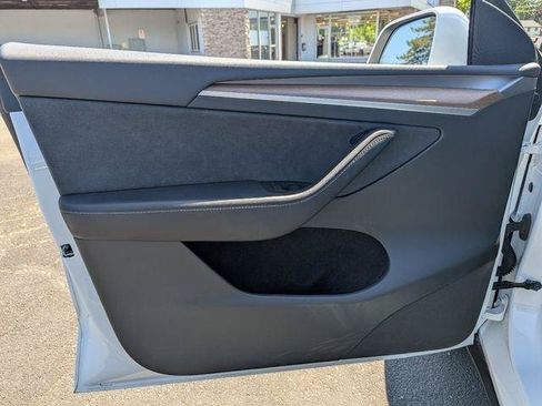 Used 2023 Tesla Model Y Long Range AWD/4WD image 10