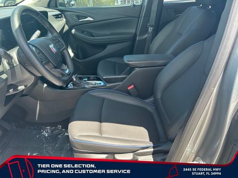 Used 2025 Buick Encore GX Sport Touring FWD image 9