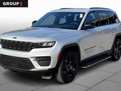Used 2023 Jeep Grand Cherokee Altitude