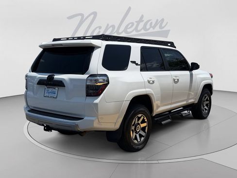 Used 2022 Toyota 4Runner TRD Off-Road AWD/4WD image 8