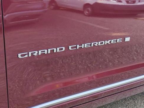 Certified 2022 Jeep Grand Cherokee Summit image 12