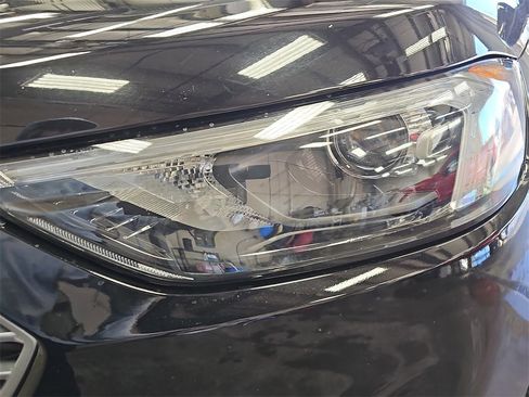 Used 2023 Ford Edge SEL image 30