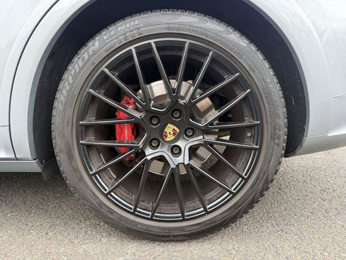 Used 2021 Porsche Cayenne GTS AWD/4WD image 36
