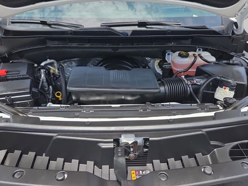 Used 2025 GMC Yukon Denali RWD image 17