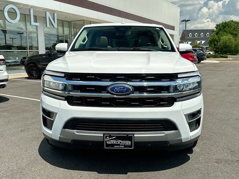 Used 2024 Ford Expedition Limited AWD/4WD image 5