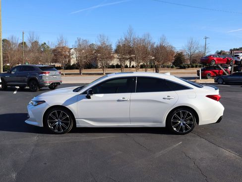 Used 2019 Toyota Avalon XSE image 8
