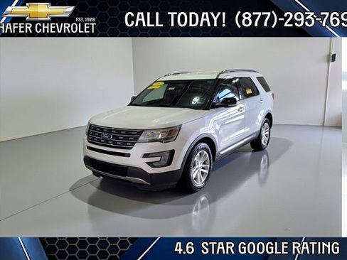 Used 2017 Ford Explorer XLT w/ Equipment Group 202A image 1