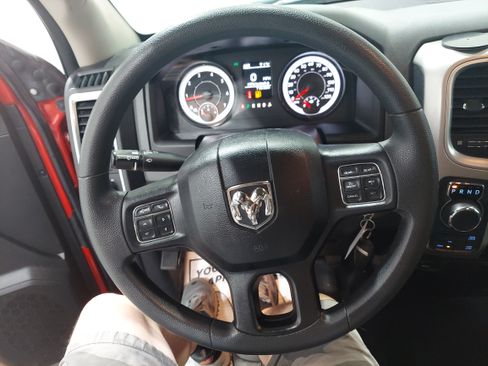 Used 2018 RAM 1500 SLT AWD/4WD image 7