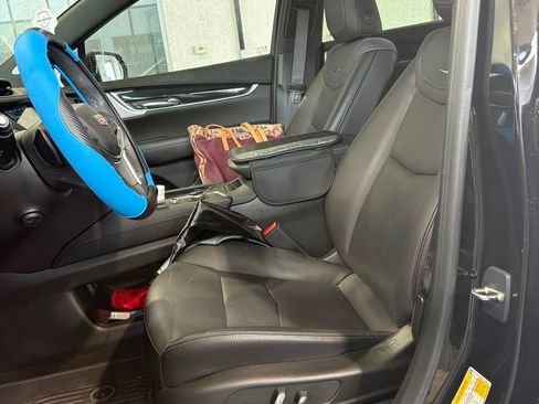 Used 2024 Cadillac XT5 Premium Luxury w/ Technology Package FWD image 7