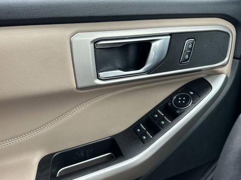 Used 2024 Ford Explorer XLT w/ Equipment Group 202A image 11