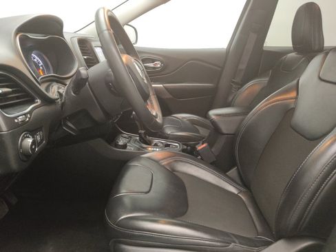 Used 2020 Jeep Cherokee Latitude Plus image 17