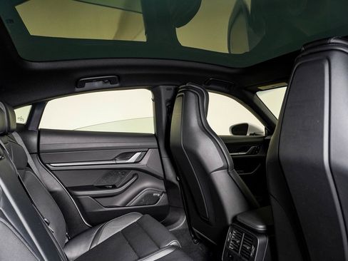 Certified 2025 Porsche Taycan image 16