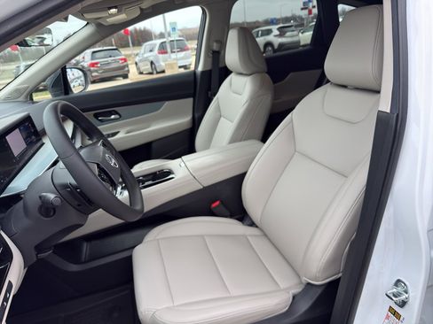 Used 2025 Nissan Murano SL image 10