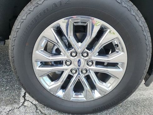 Used 2025 Ford F150 Lariat w/ Equipment Group 501A Mid AWD/4WD image 14
