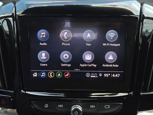 Used 2023 Chevrolet Traverse High Country FWD image 12