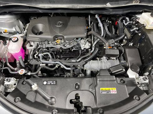 Certified 2025 Toyota Sienna XLE FWD image 9