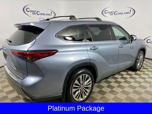 Used 2023 Toyota Highlander Platinum AWD/4WD image 7