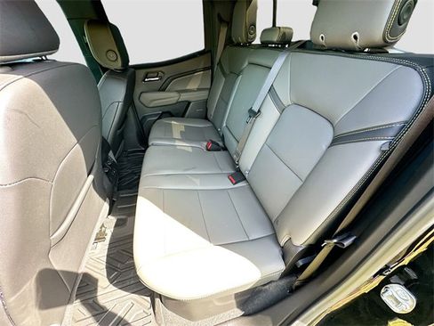 Used 2024 Chevrolet Colorado ZR2 w/ ZR2 Convenience Package III image 24