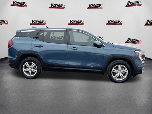 Used 2024 GMC Terrain SLE image 4