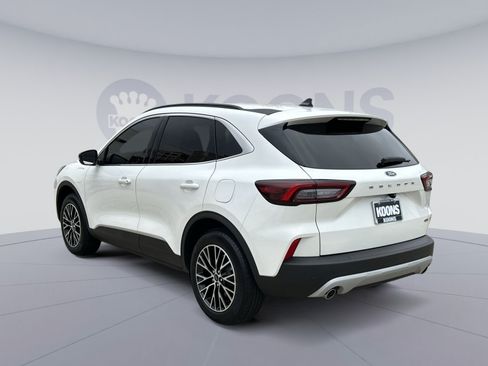 Used 2025 Ford Escape SE FWD image 14